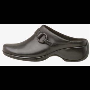 Rockport Women's Black Swansea Clogs Size 8 Gently Used Condition